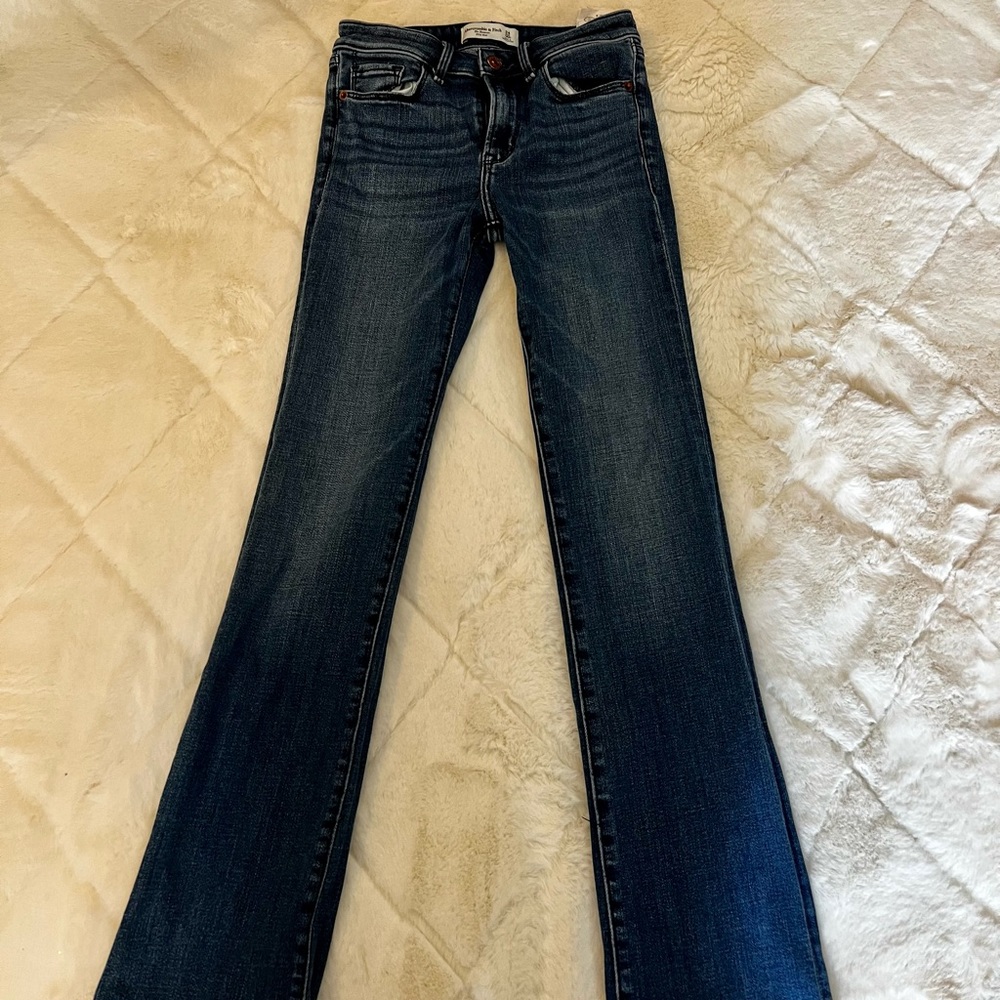 Abercrombie & Fitch Boot Cut Jeans - Size 24R (00)
